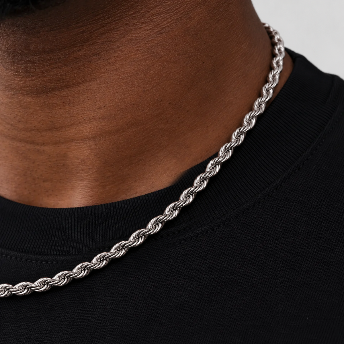 Rope Chain 5mm (Silver) neckline detail