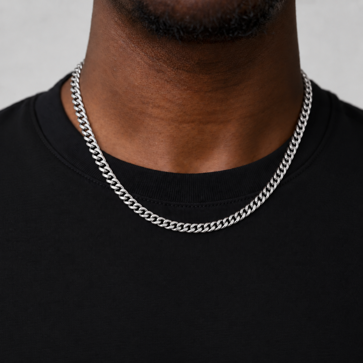 6mm silver Cuban chain, 50cm, black fine-cotton tee model photograph.