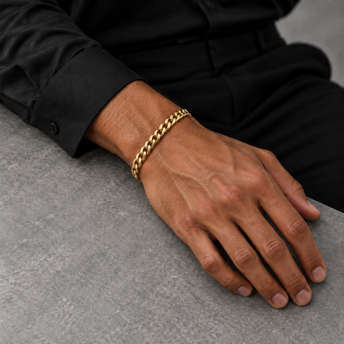 Gold 6mm Cuban bracelet, tabletop model view