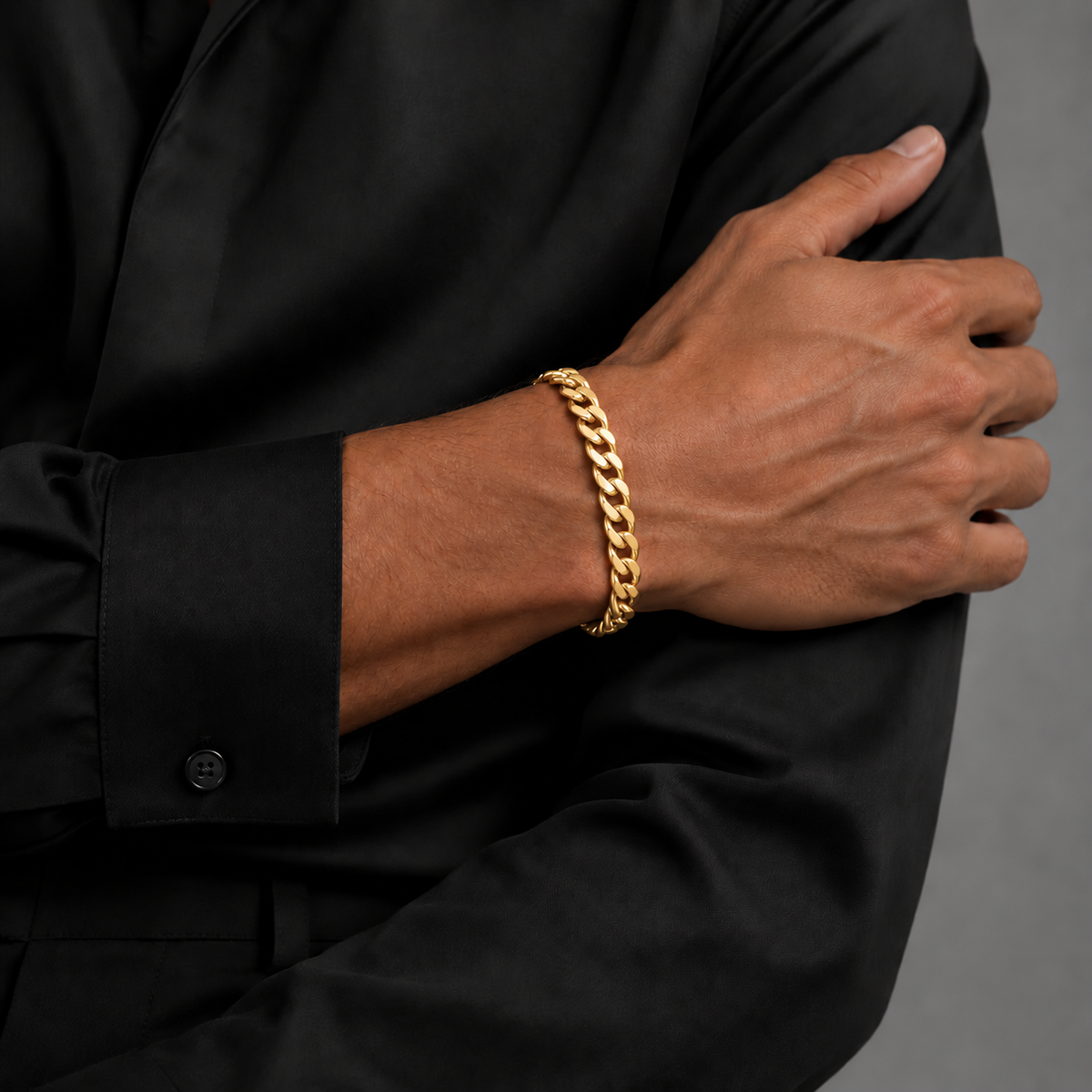 Gold 6mm Cuban bracelet, raised model view